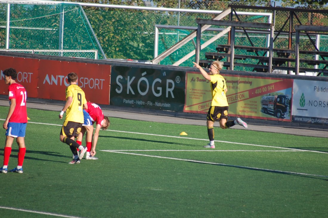 Bransmål: Lasse Bransdal feiret ny kontrakt med å sette inn 1-1 like før pause lørdag.
