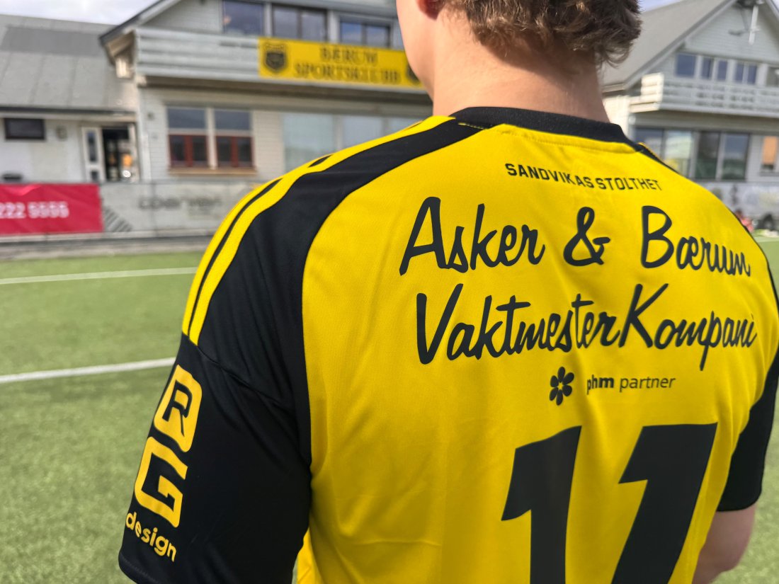 Detaljer: Sandvikas Stolthet er på plass på ryggen - for andre året på rad