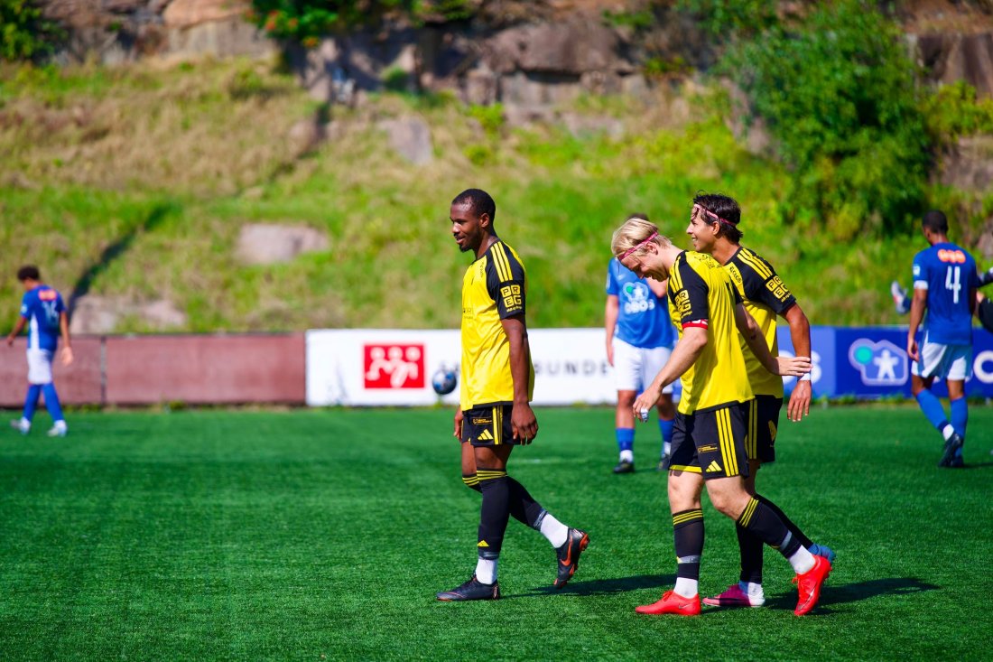 Hat-trick: Og det gjorde også Bærums nye storscorer. 5-1 kom etter 67.minutter og alle unntatt Massimo jublet for det