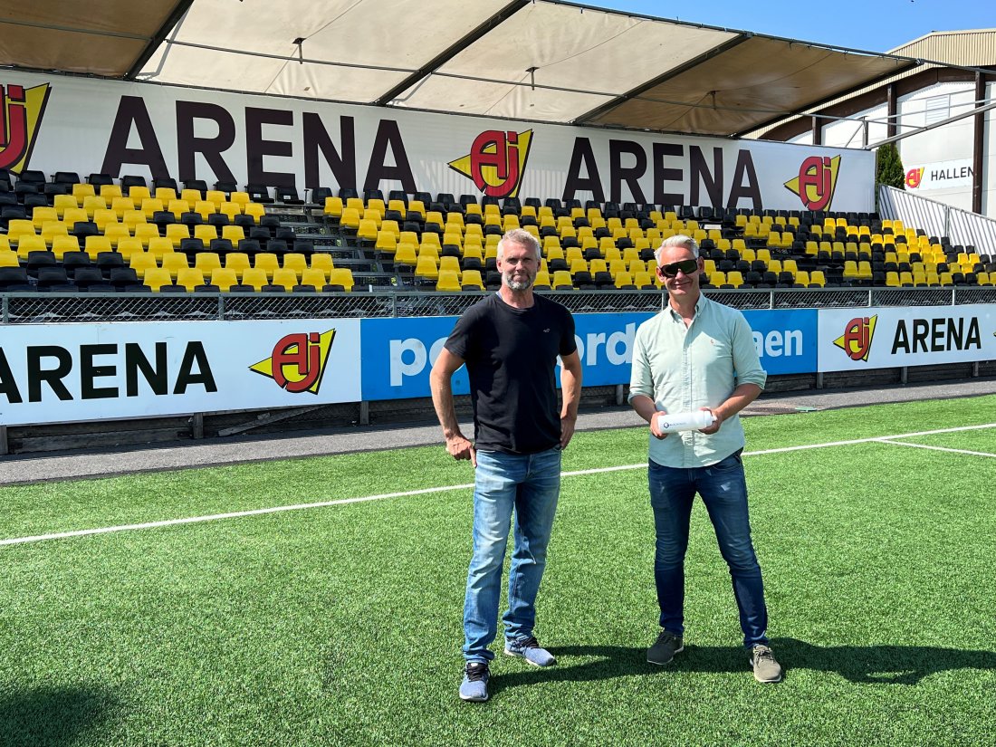 Stolt: Styreleder Christian Skjelderup (til høyre) er stolt over klubbens nye samfunnsprosjekt