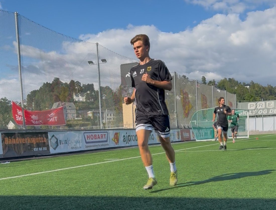 I aksjon: Oskar Sangnes fikk et tøft møte med Bærum - da han ble kastet rett ut i Tom Nordlie-testen onsdag ettermiddag